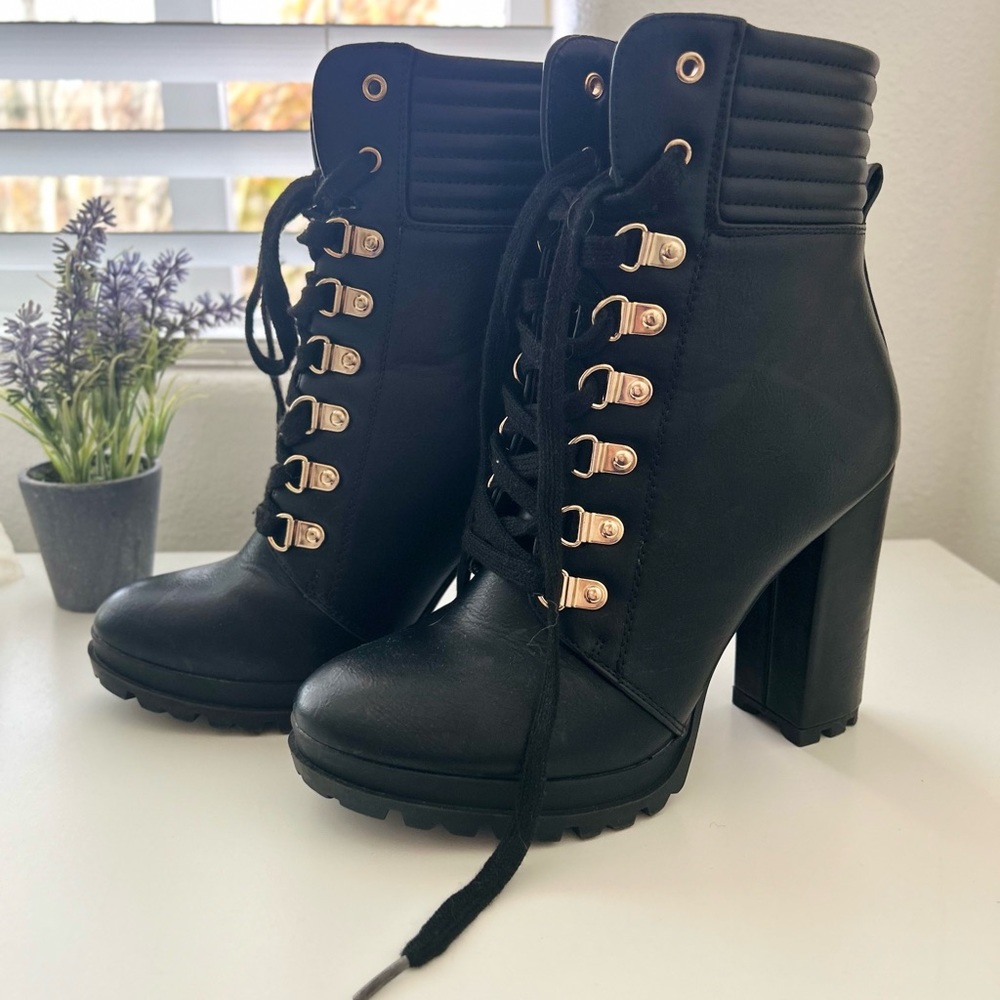 Size 7 Just Fab Shandee Boots never worn